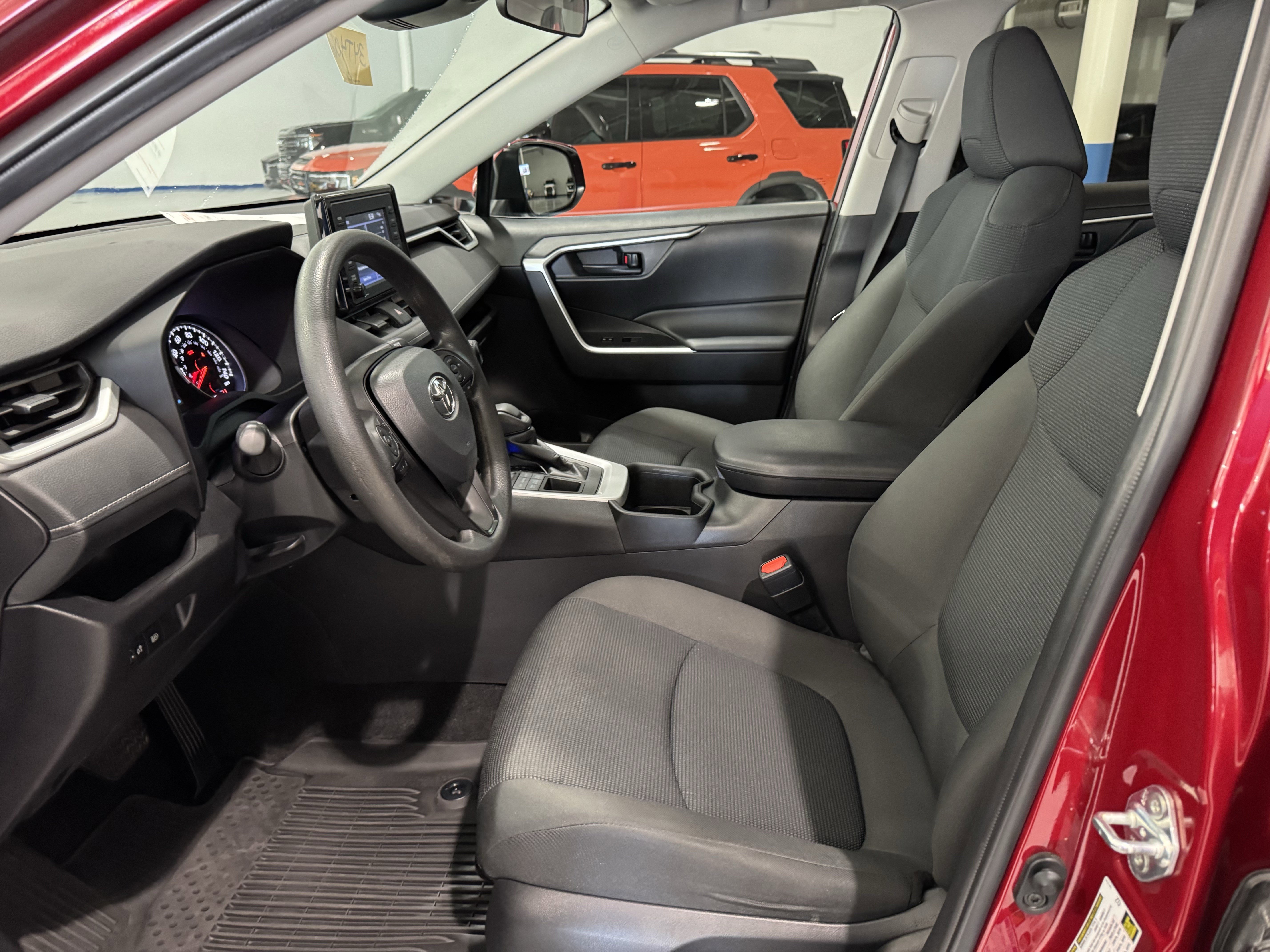 Used 2022 Toyota RAV4 LE image 26