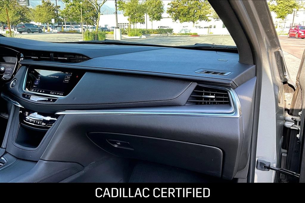 Used 2023 Cadillac XT5 Luxury w/ LPO, Floor Liner Package AWD/4WD image 17