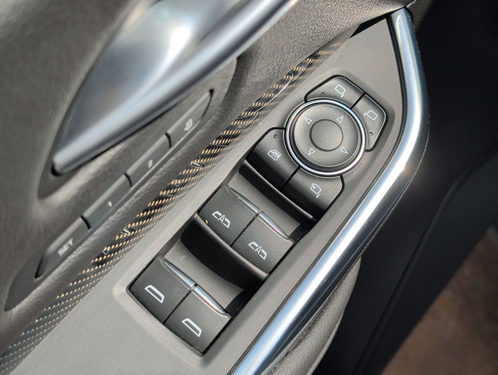 Used 2023 Cadillac XT4 Sport w/ Enhanced Visibility Package FWD image 9