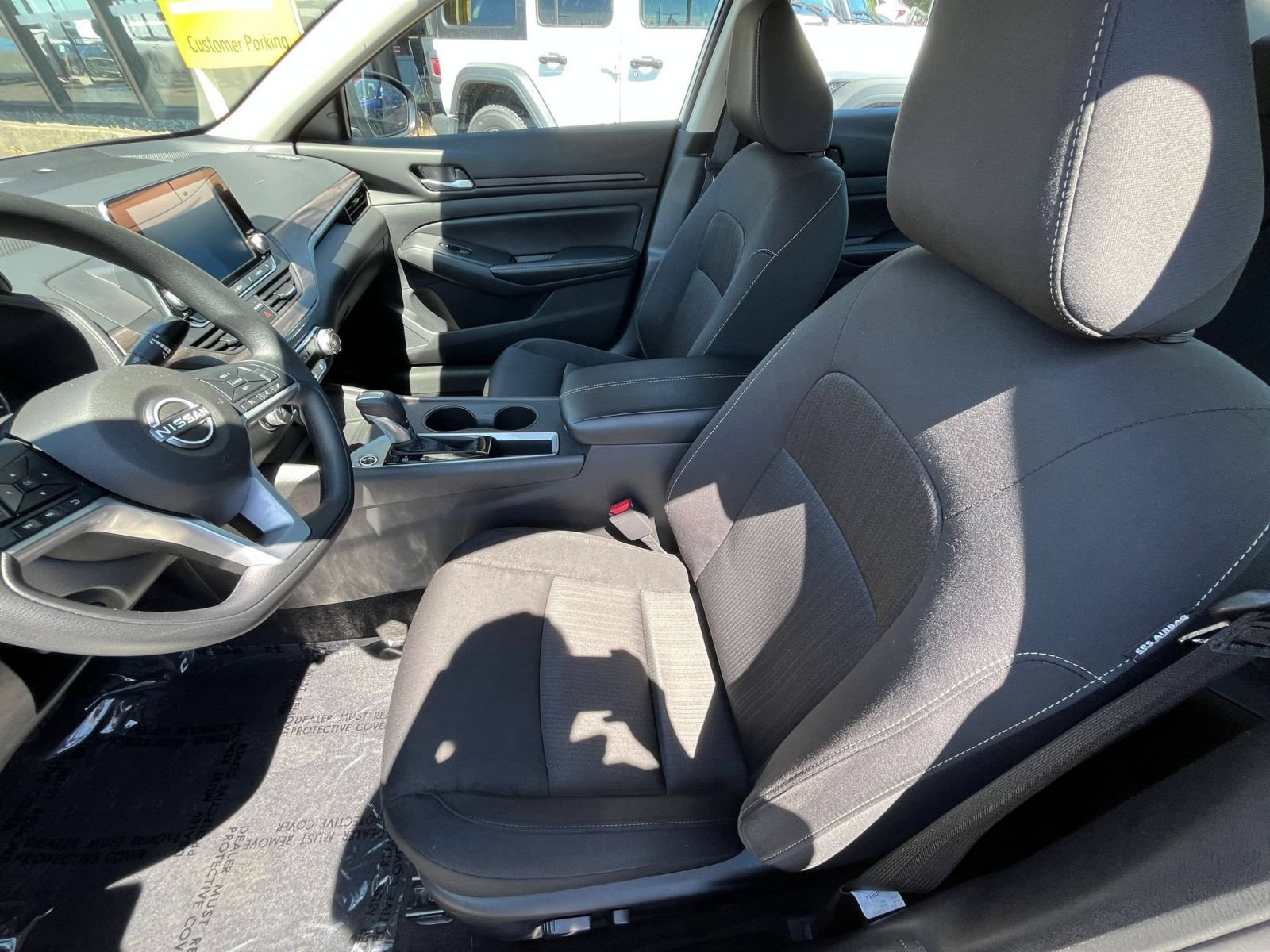 Used 2025 Nissan Altima 2.5 SV FWD image 23