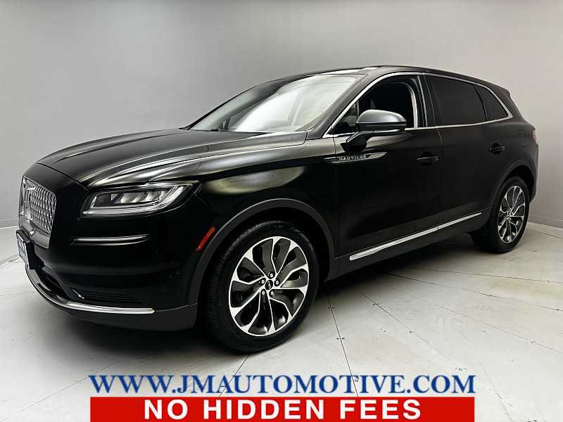 Used 2022 Lincoln Nautilus Reserve AWD/4WD image 2