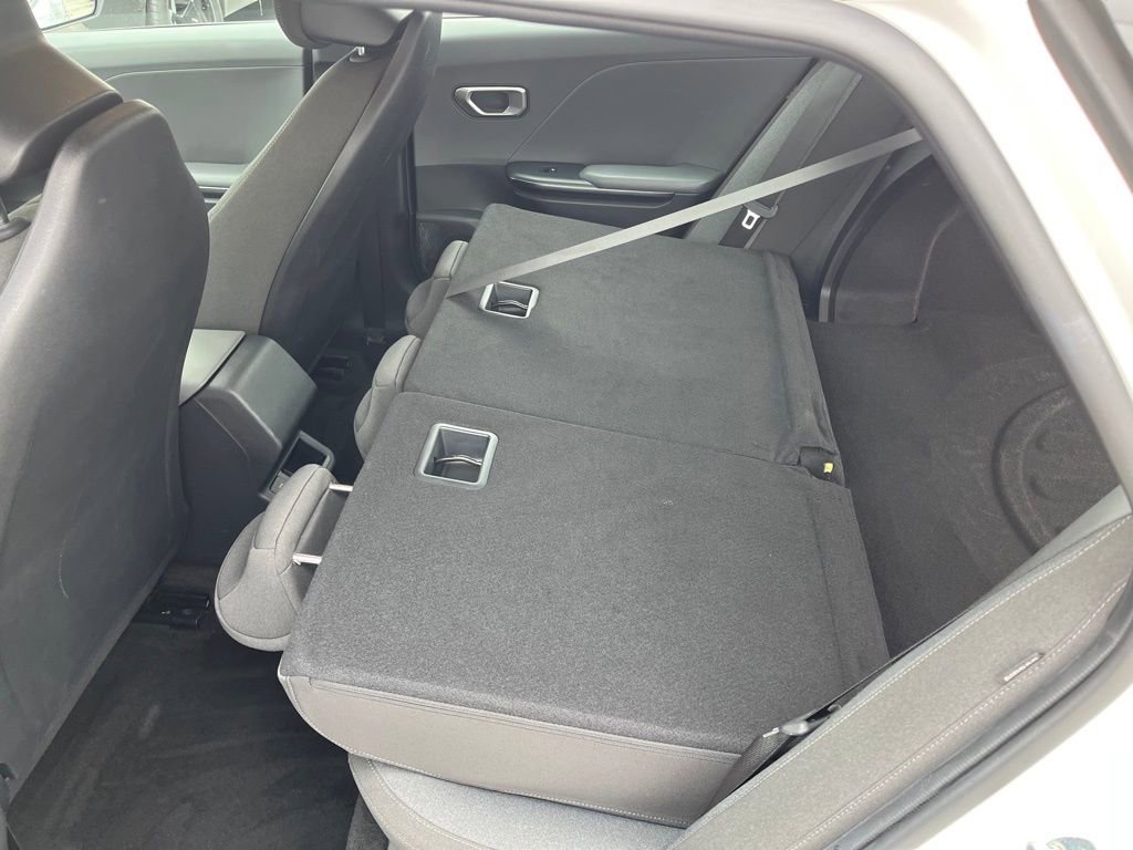 Used 2025 Kia K4 LXS image 29