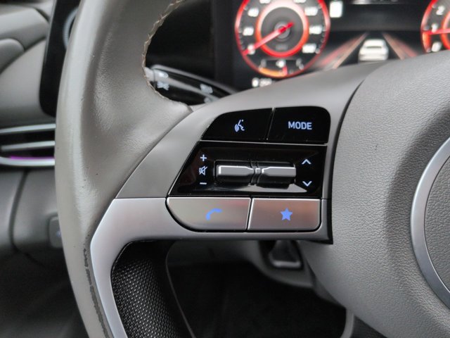 Used 2025 Hyundai Elantra SEL FWD image 24