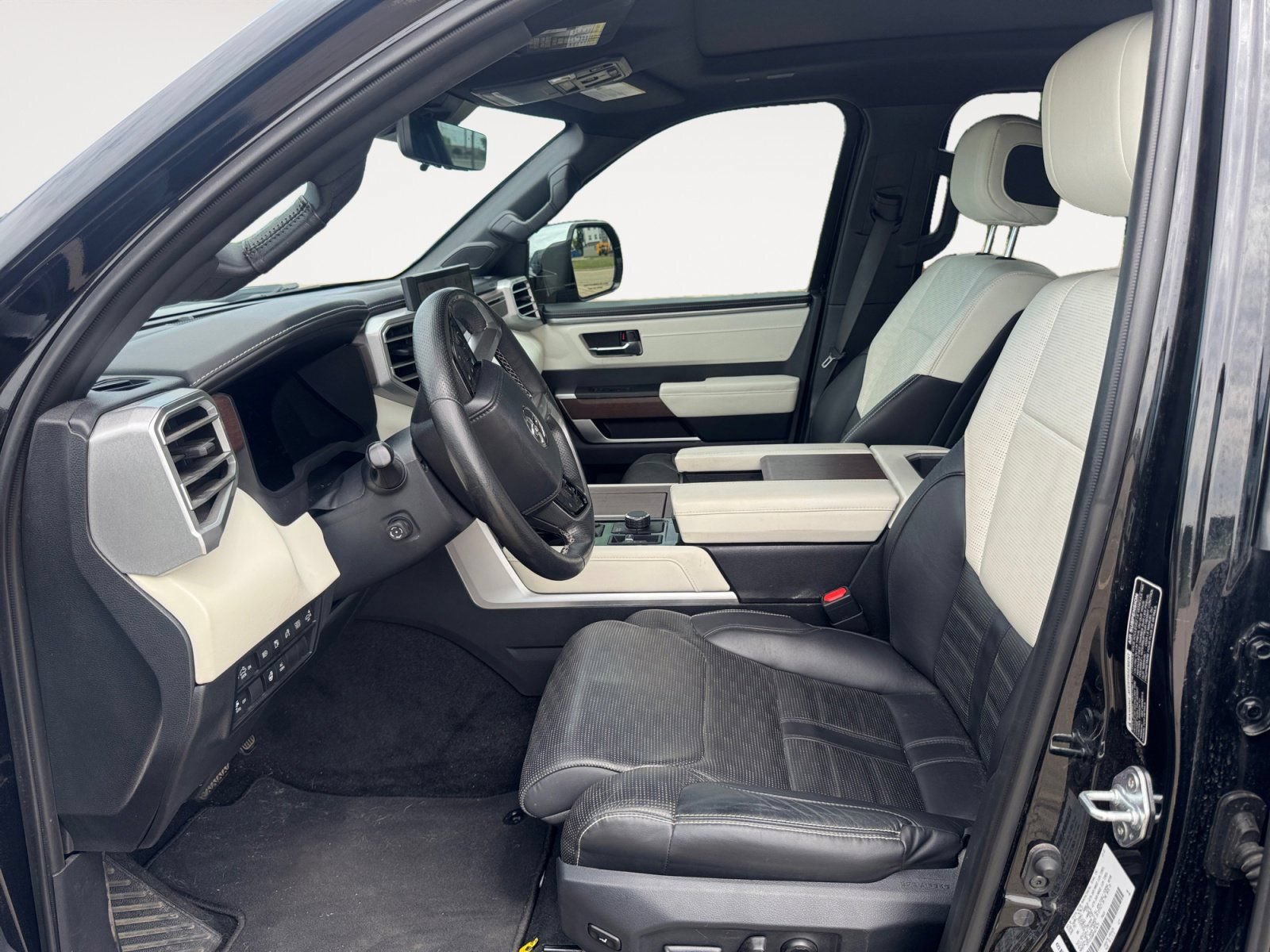 Used 2023 Toyota Tundra Capstone AWD/4WD image 9