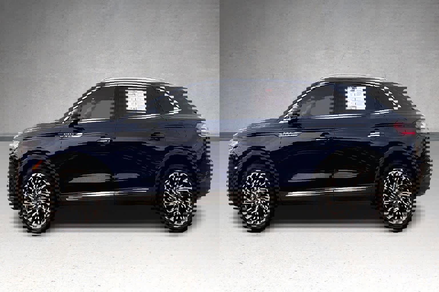 Used 2020 Lincoln Nautilus Reserve image 3