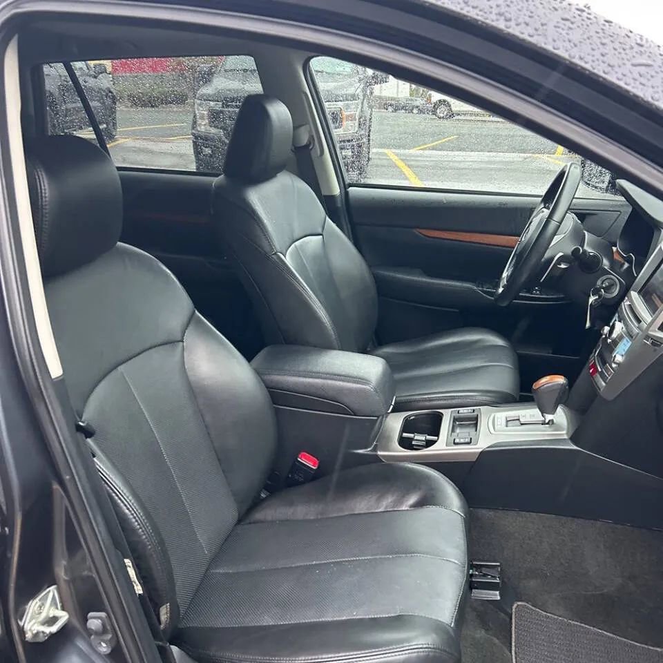 Used 2013 Subaru Outback 3.6R Limited image 6