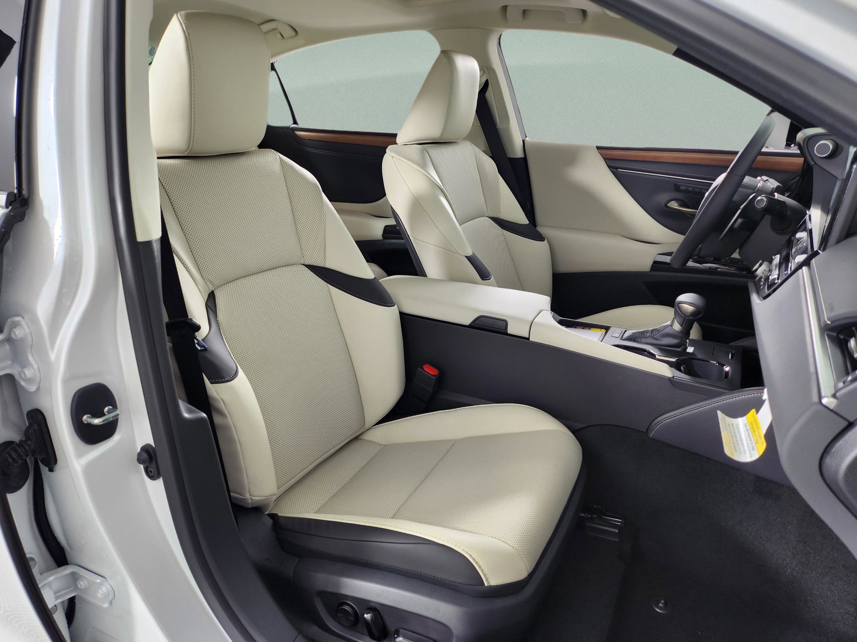 New 2025 Lexus ES 300h w/ Premium Package image 31