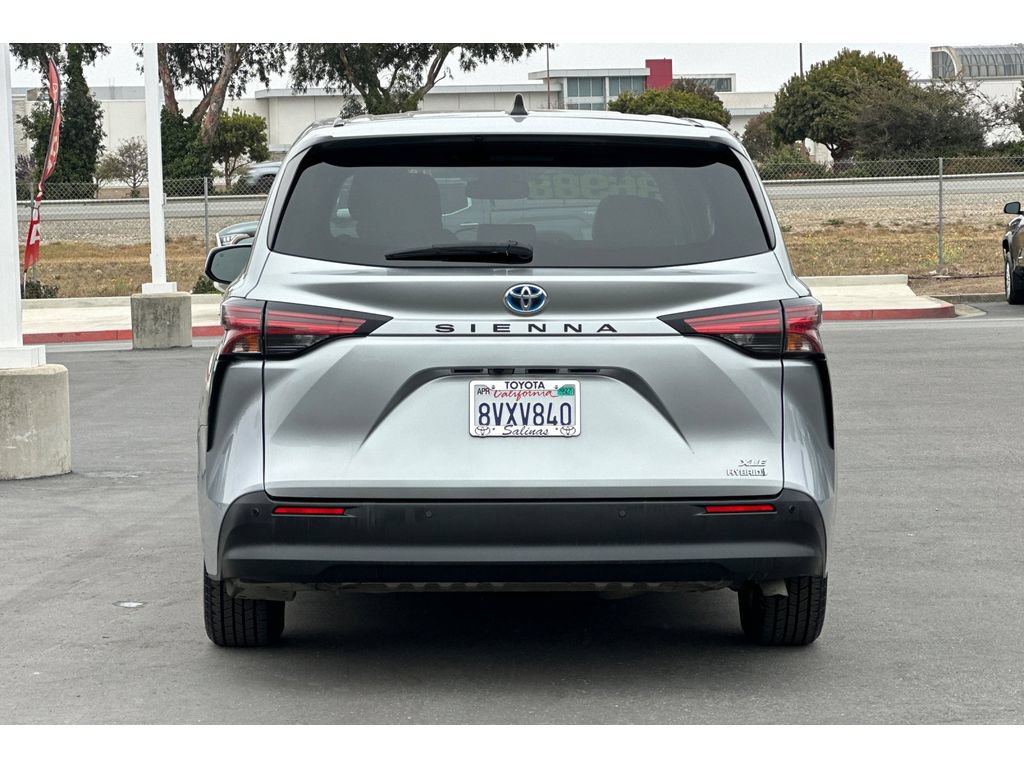 Used 2021 Toyota Sienna XLE FWD image 5