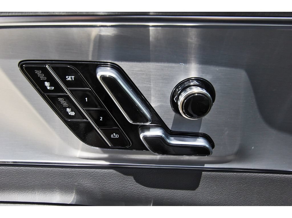 New 2027 Cadillac Lyriq Luxury AWD/4WD image 21
