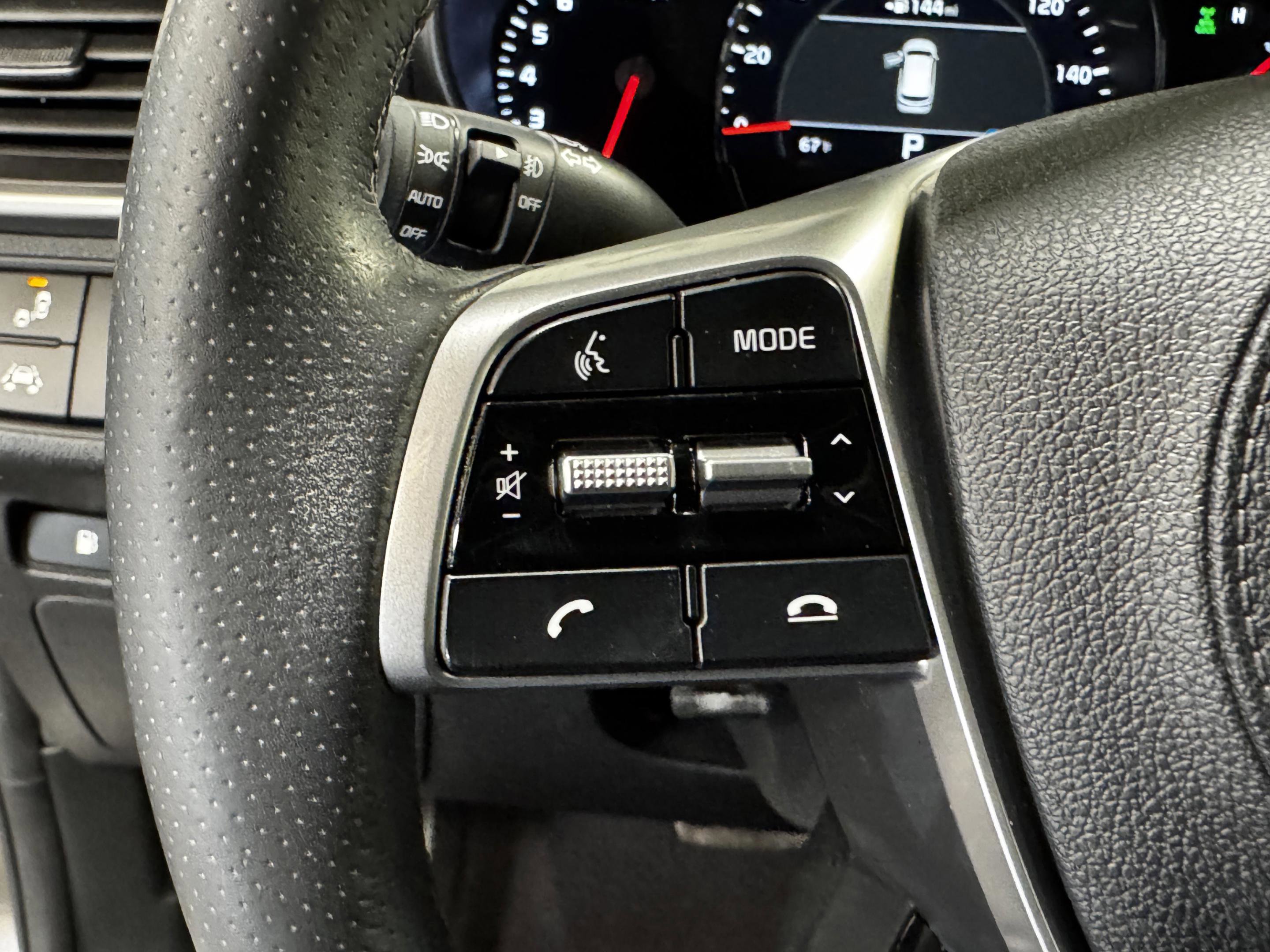 Used 2019 Kia Sorento SX image 18