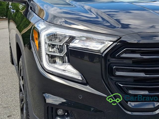 Certified 2022 GMC Terrain SLT w/ Infotainment Package II AWD/4WD image 9