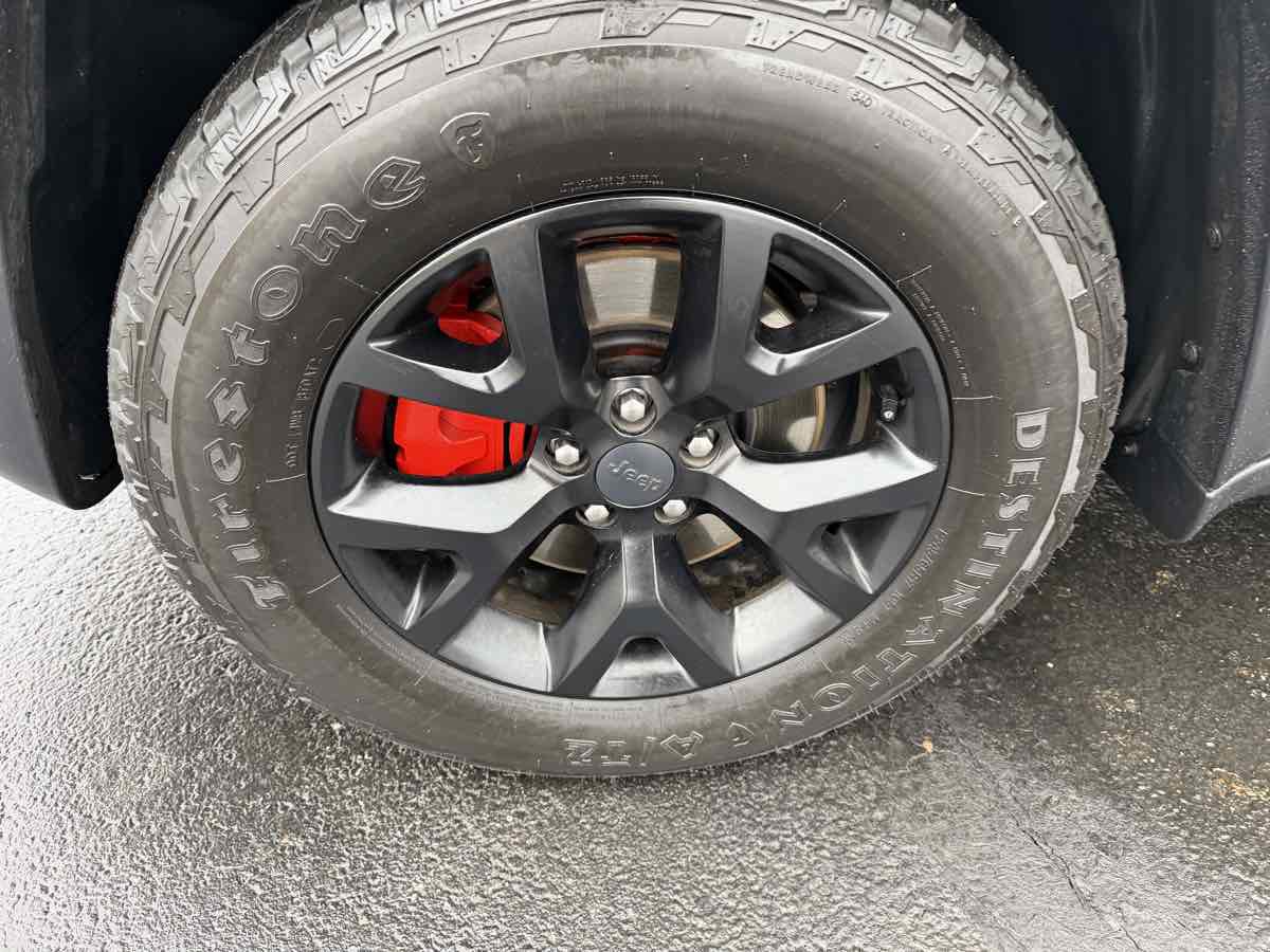 Used 2016 Jeep Cherokee Trailhawk w/ Comfort/Convenience Group image 8