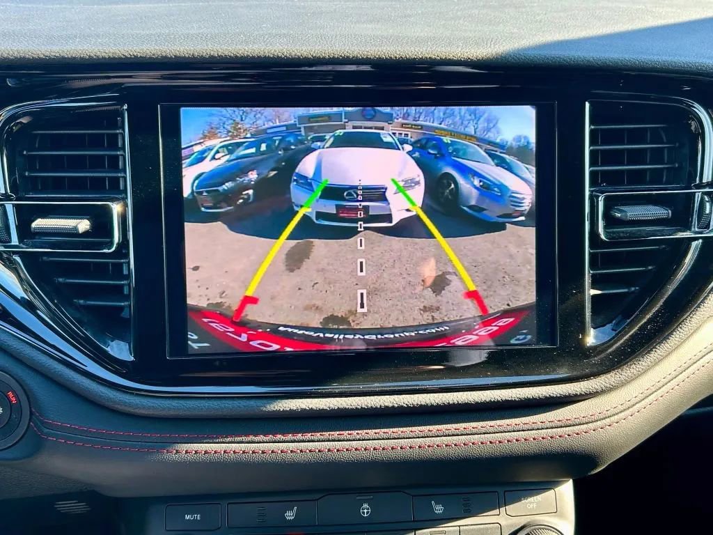 Used 2025 Dodge Durango GT image 23