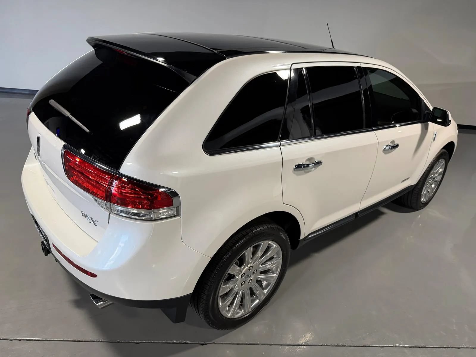 Used 2014 Lincoln MKX FWD w/ Equipment Group 101A image 44