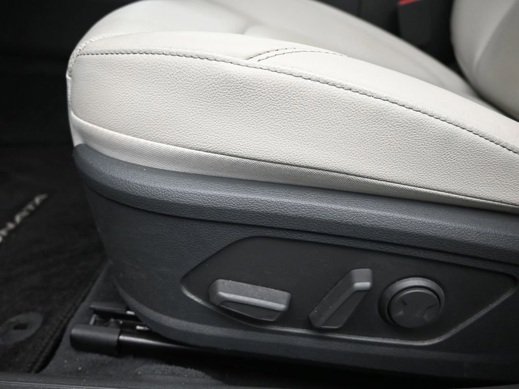 Used 2022 Hyundai Sonata Limited FWD image 17