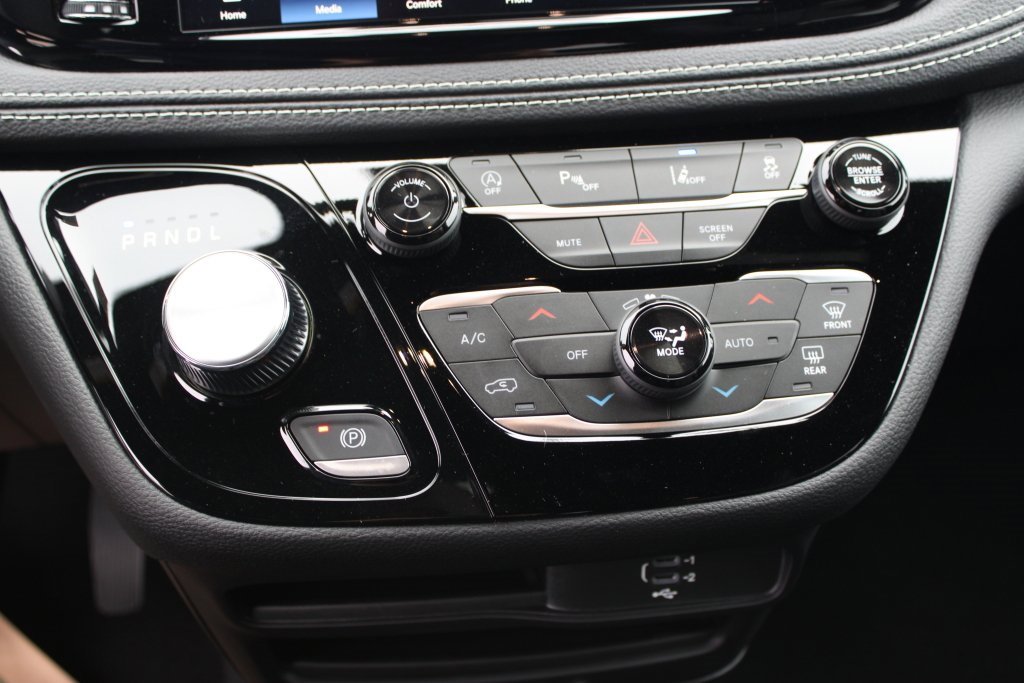 New 2026 Chrysler Pacifica Select image 20