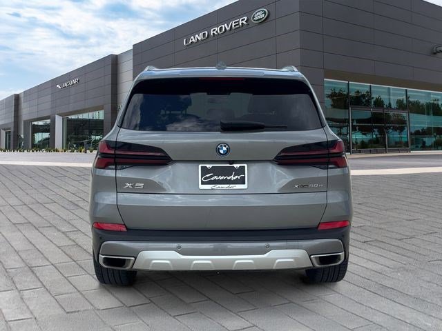 Used 2024 BMW X5 xDrive50e image 4