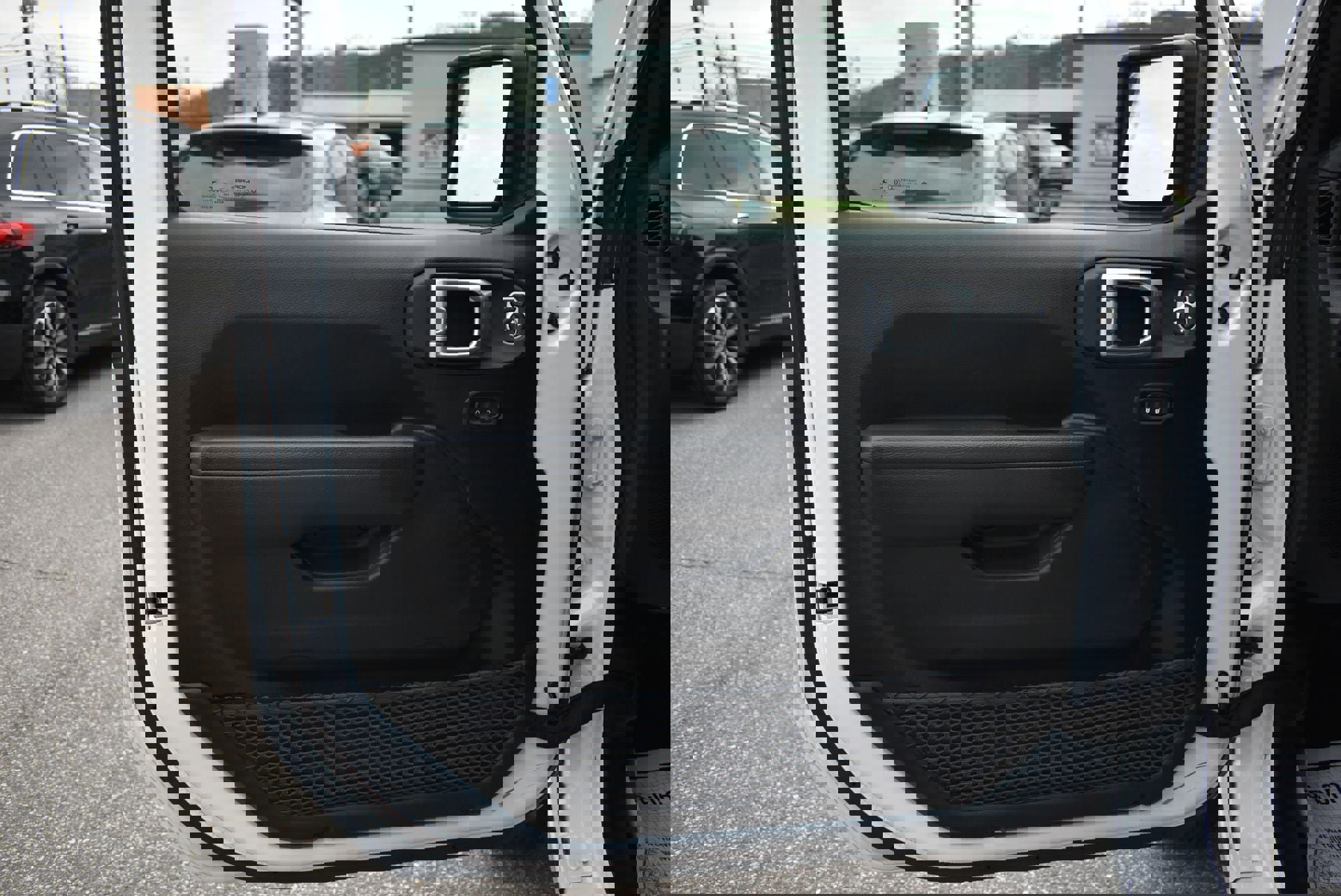 Used 2023 Jeep Wrangler Sport S image 12