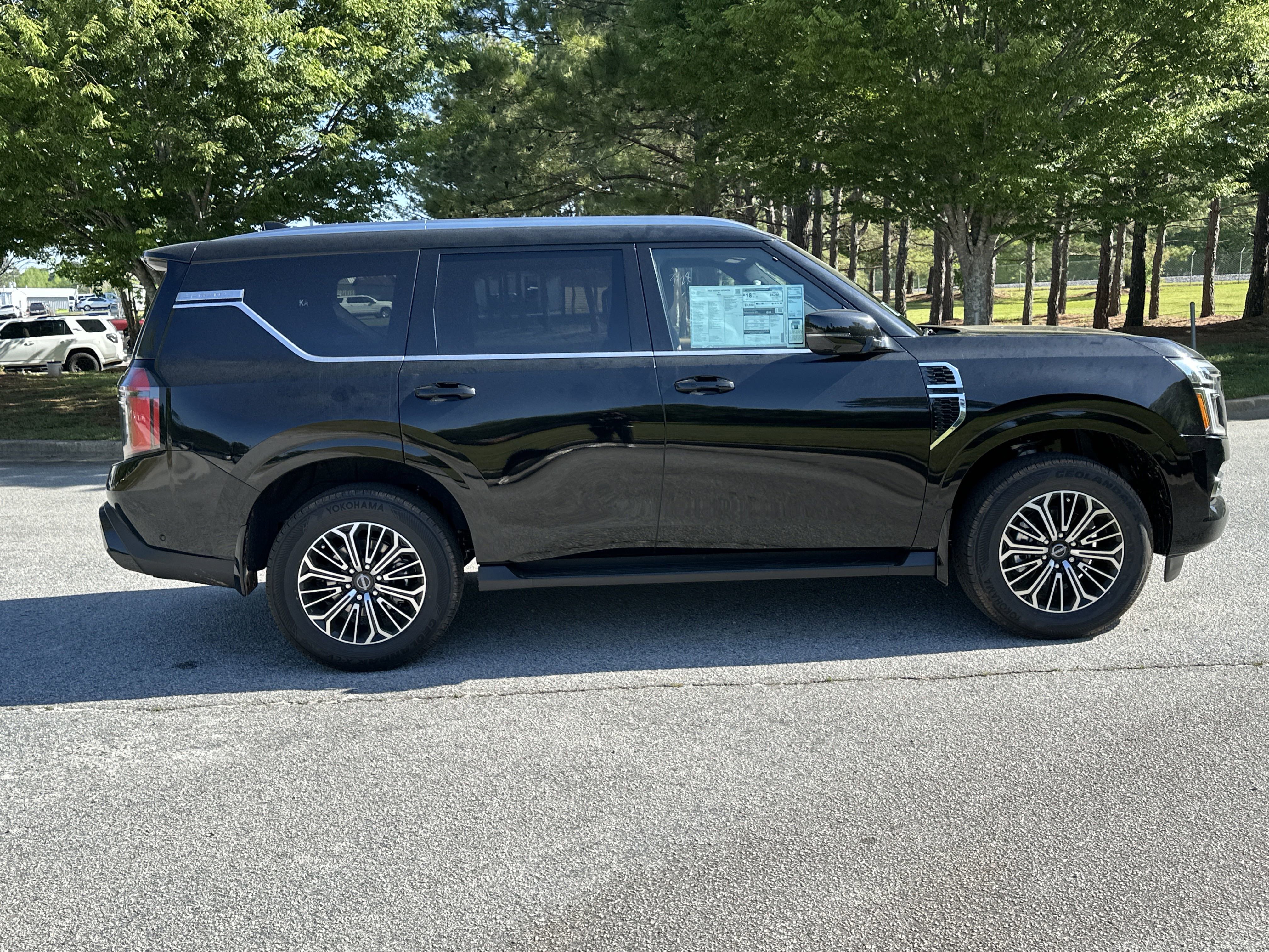 New 2025 Nissan Armada SL w/ Captain's Chari Seat Package image 4