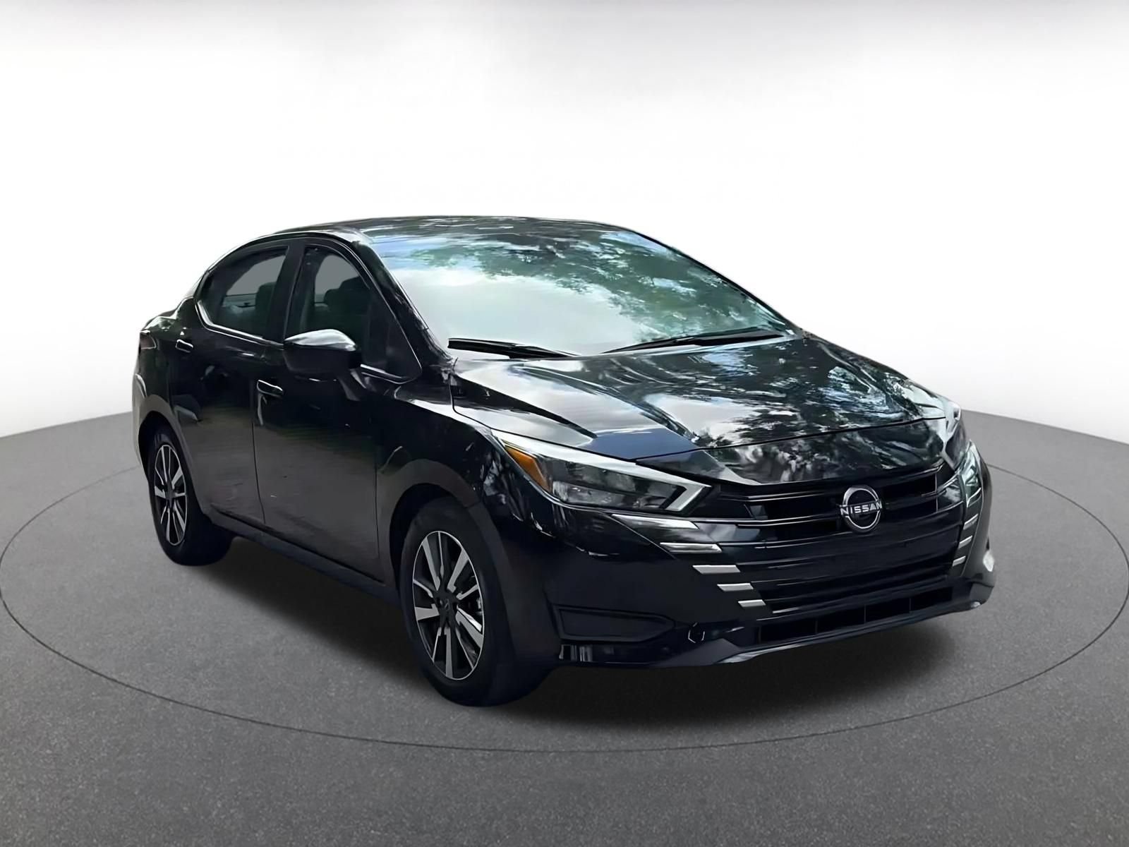 Used 2025 Nissan Versa SV FWD image 3