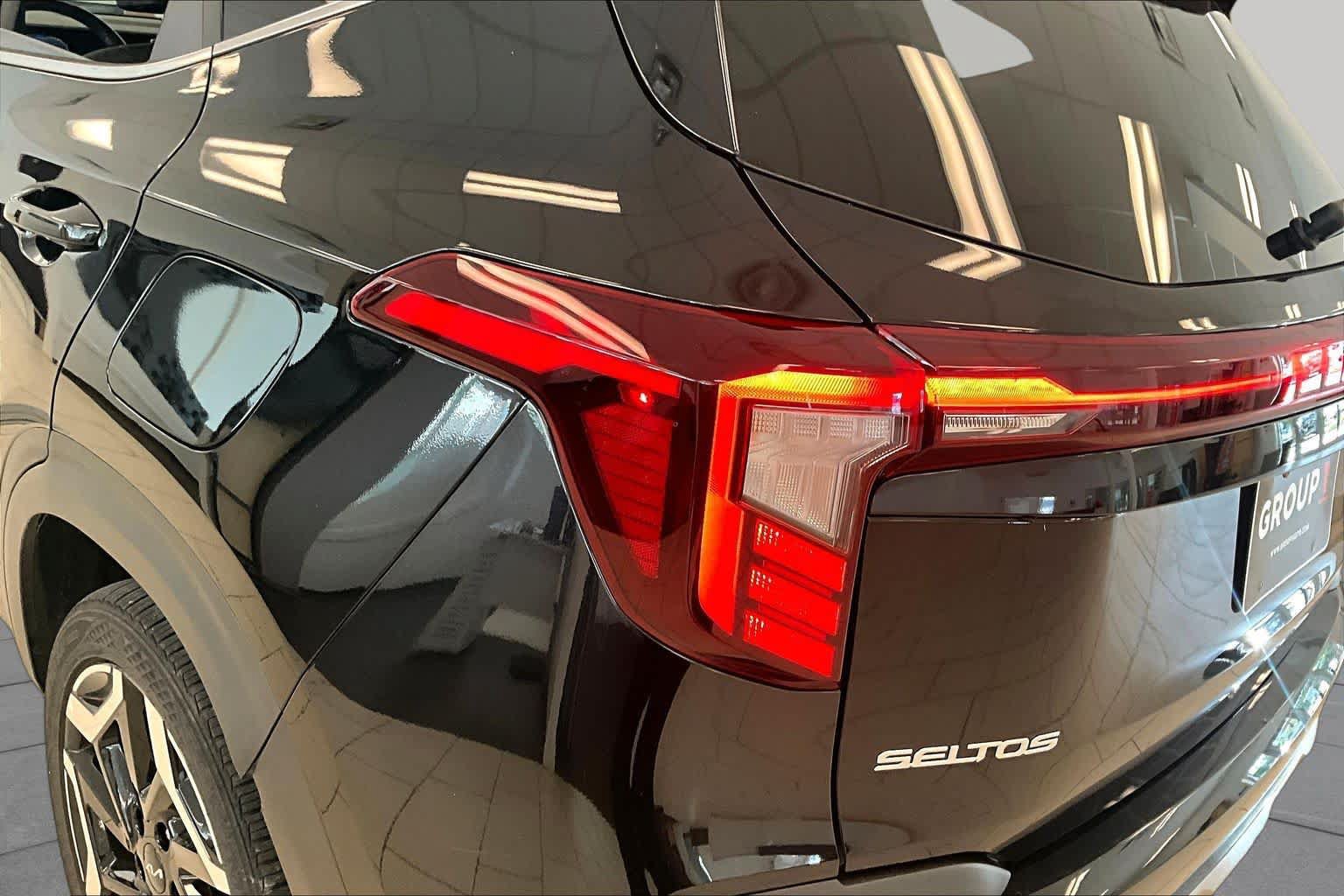 Used 2024 Kia Seltos SX w/ SX Sunroof Package AWD/4WD image 27