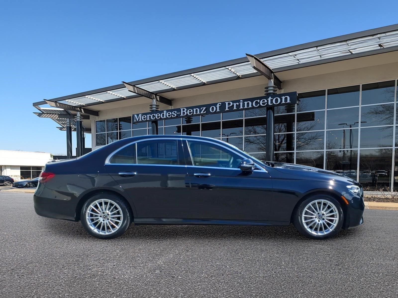 Certified 2023 Mercedes-Benz E 350 4MATIC Sedan image 2
