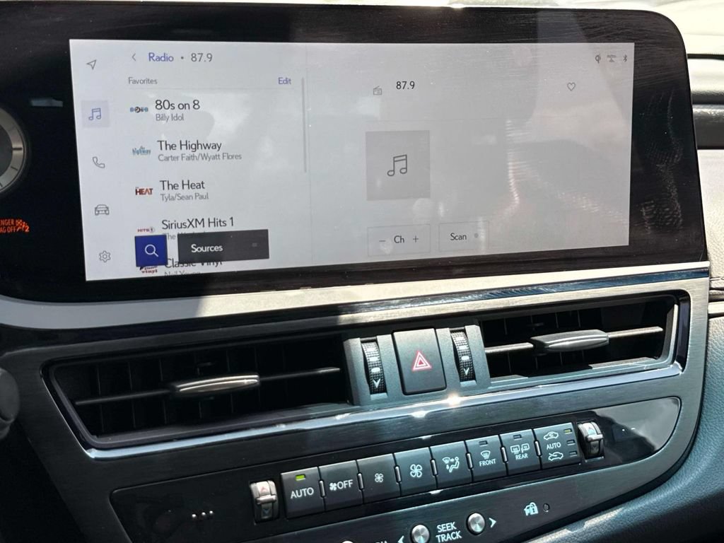 Used 2025 Lexus ES 350 w/ Premium Package FWD image 10