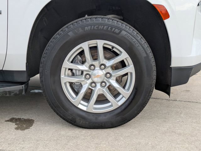 Used 2024 Chevrolet Suburban LT image 12