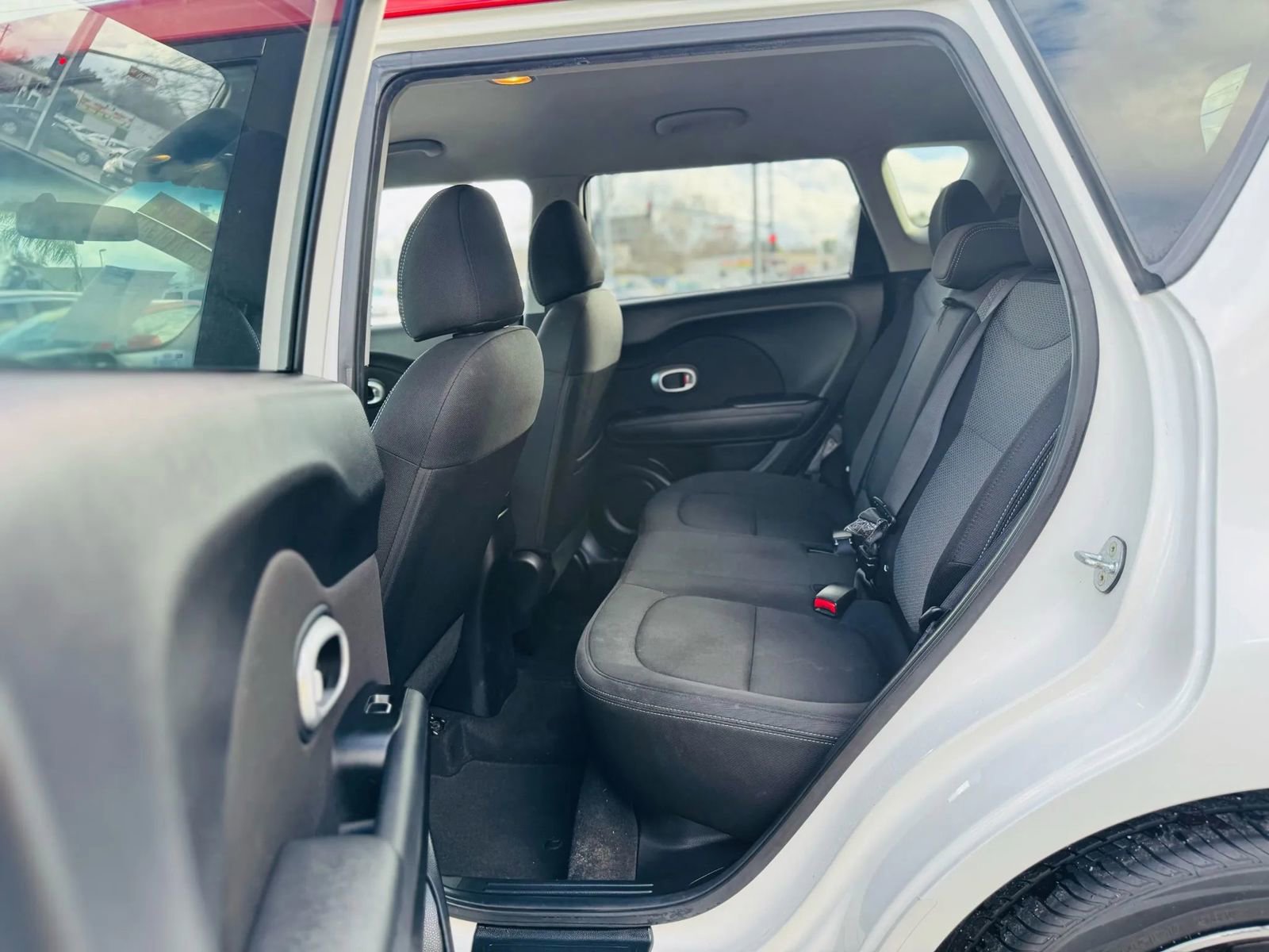 Used 2018 Kia Soul + image 11