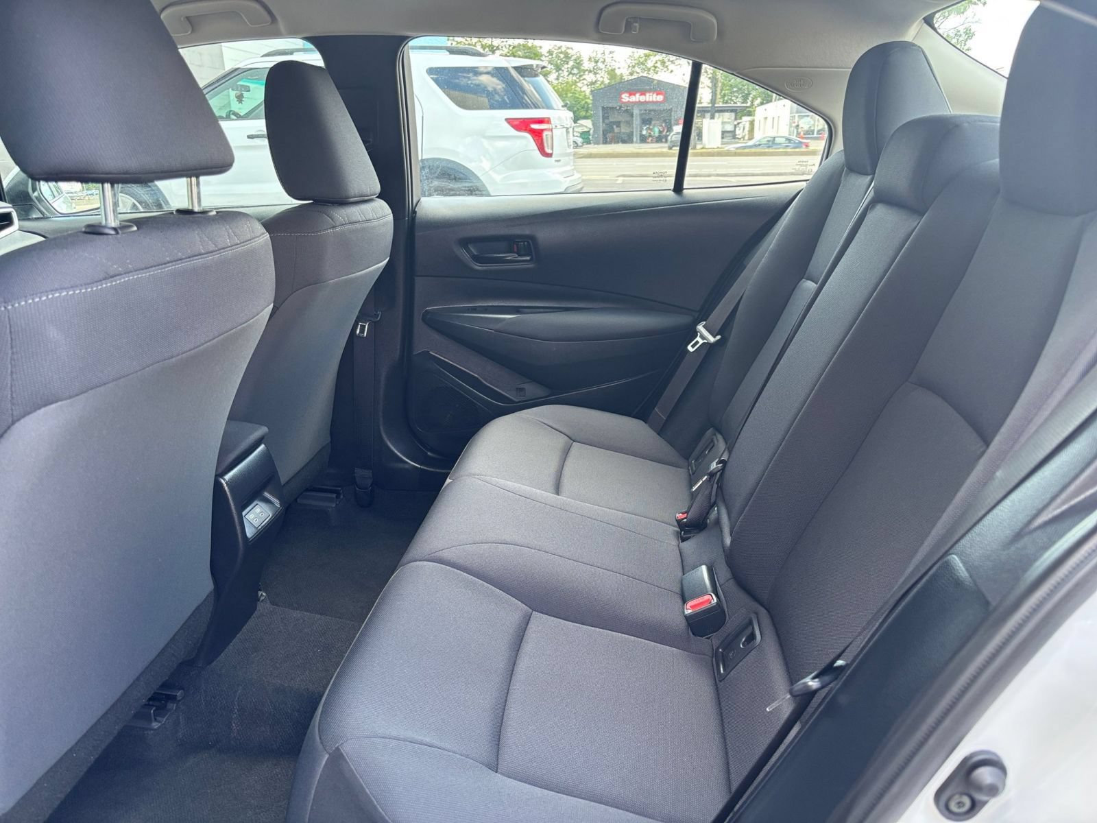 Used 2025 Toyota Corolla LE FWD image 20