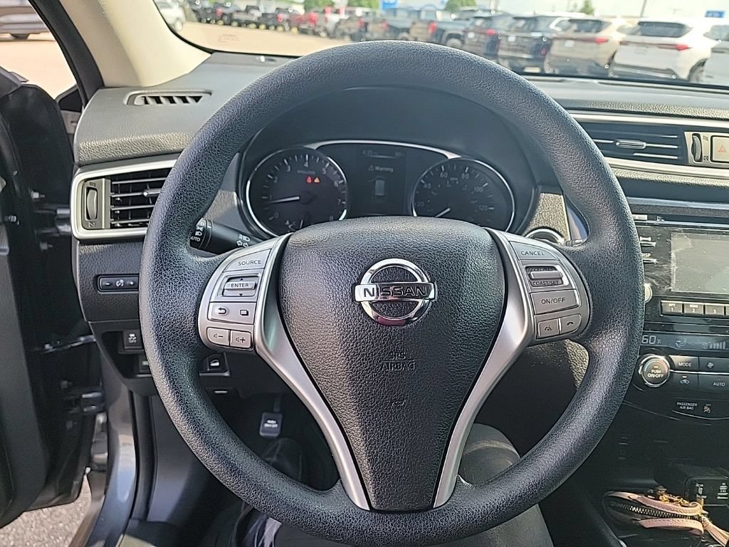 Used 2016 Nissan Rogue SV AWD/4WD image 22