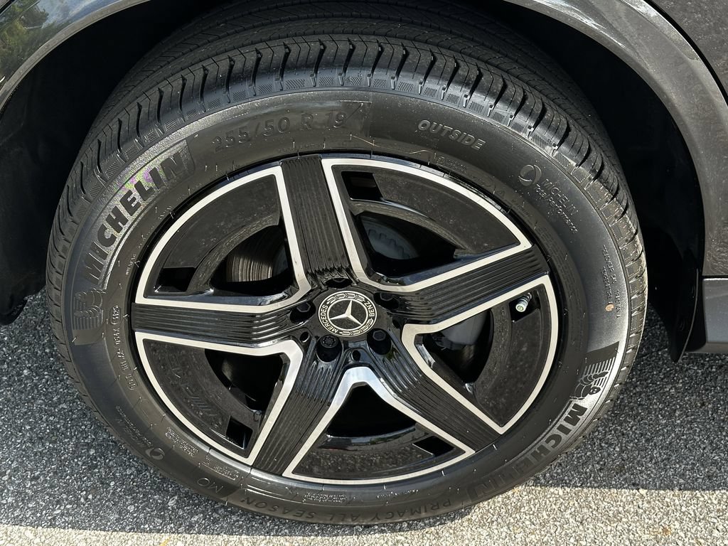 Certified 2025 Mercedes-Benz GLC 300 w/ AMG Line image 20