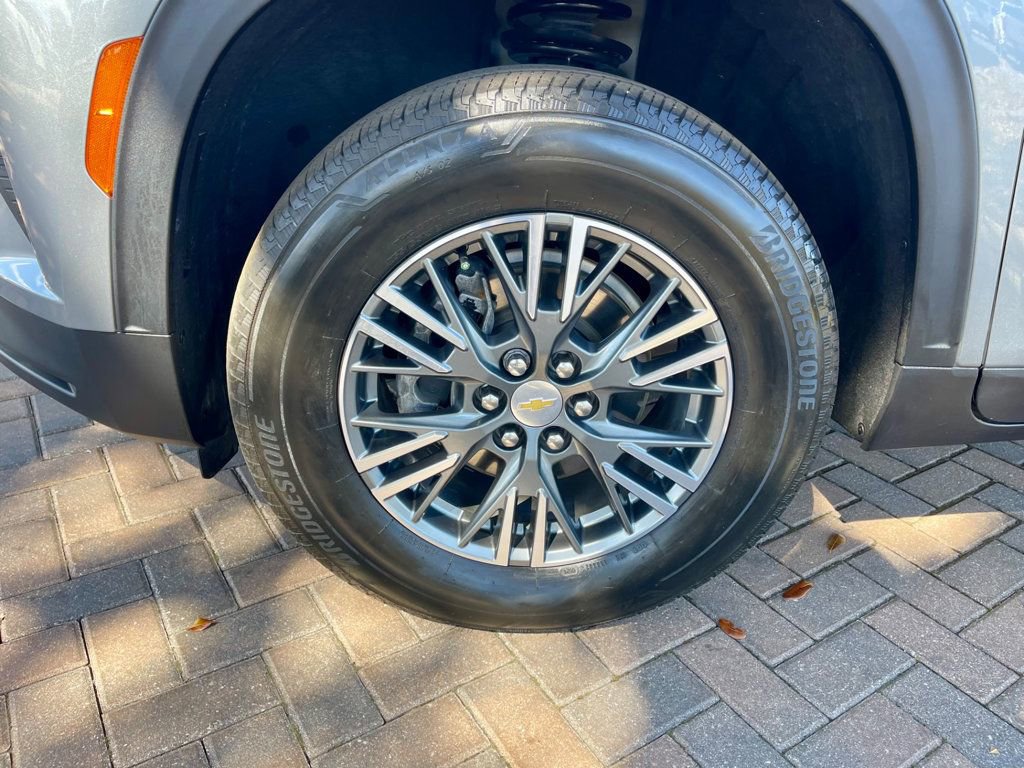 Used 2024 Chevrolet Traverse LT image 10