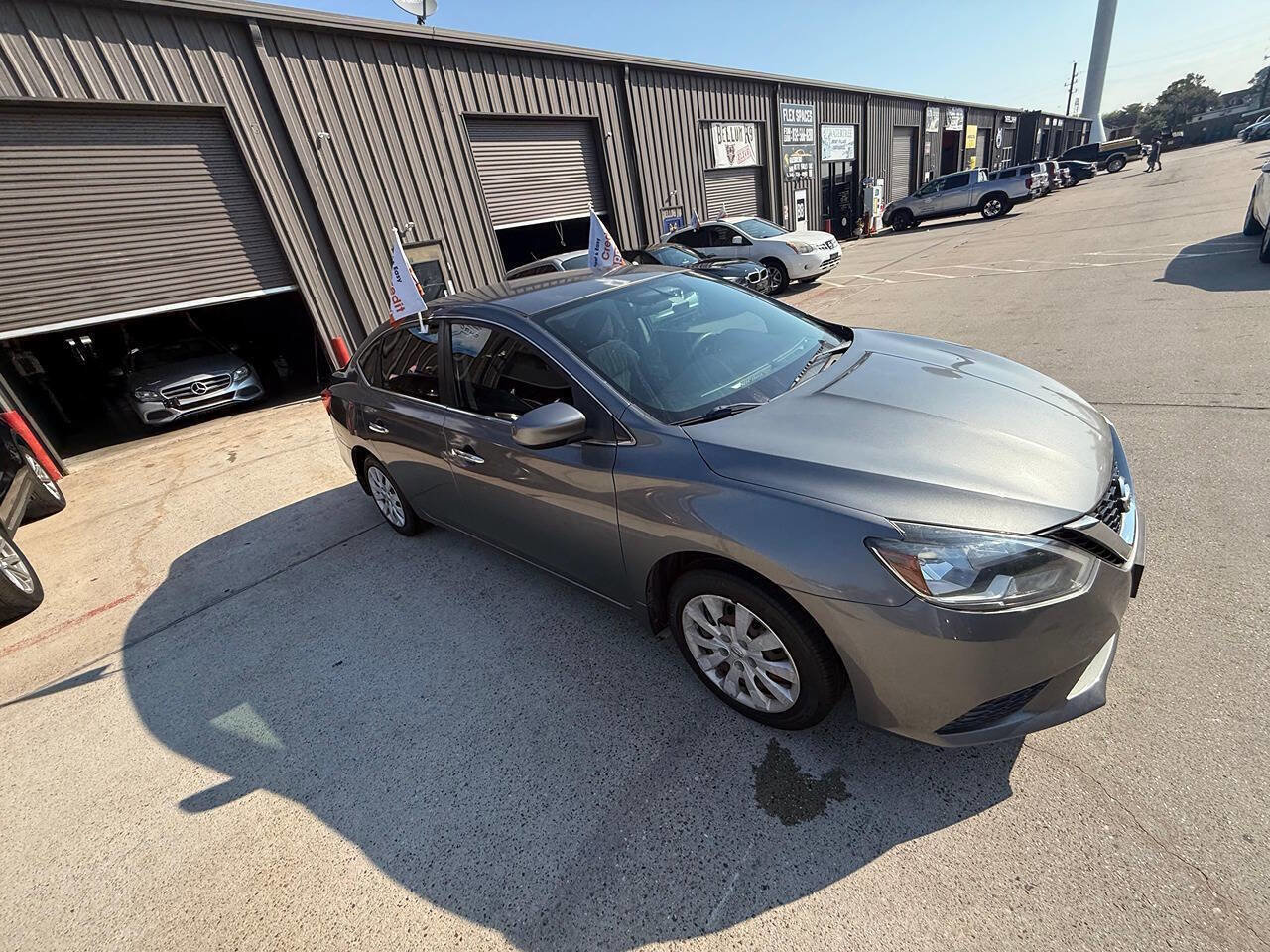 Used 2016 Nissan Sentra SV image 4