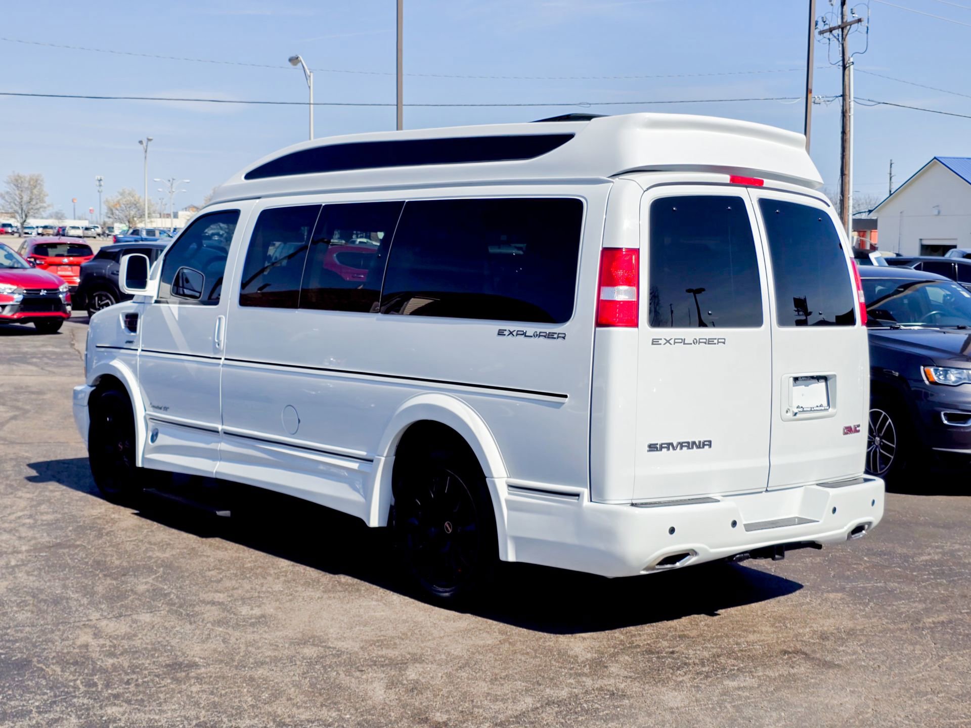 Used 2025 GMC Savana 2500 RWD image 30
