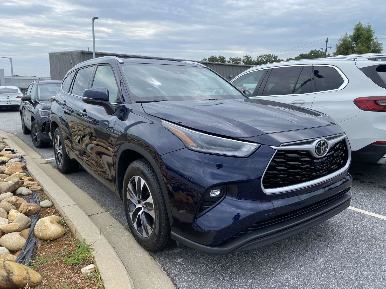 Used 2021 Toyota Highlander XLE
