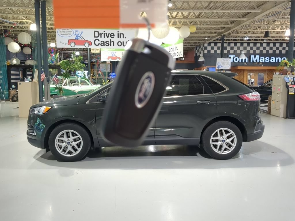 Used 2022 Ford Edge SEL w/ Convenience Package AWD/4WD image 4