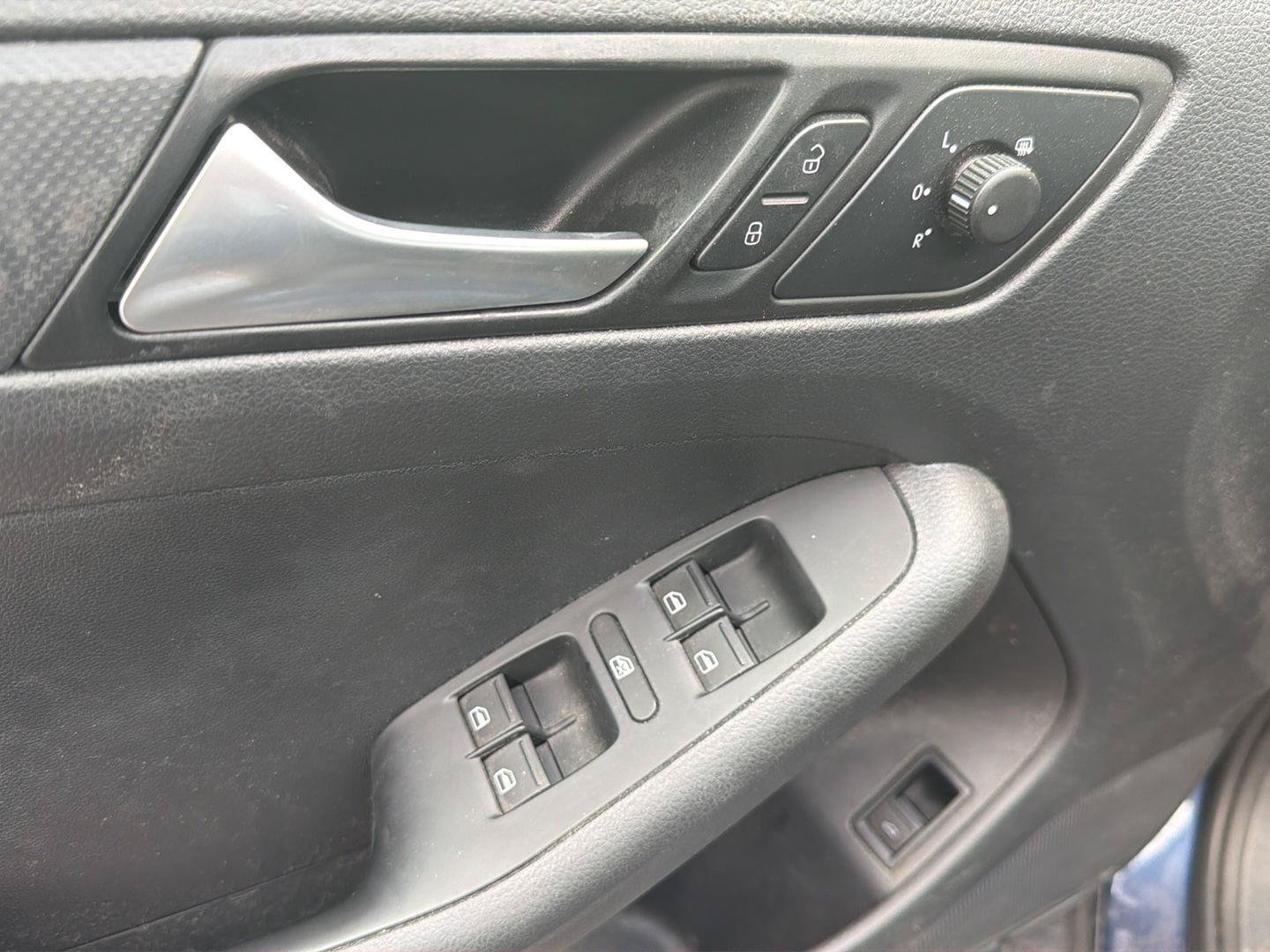 Used 2014 Volkswagen Jetta TDI Value Edition FWD image 8