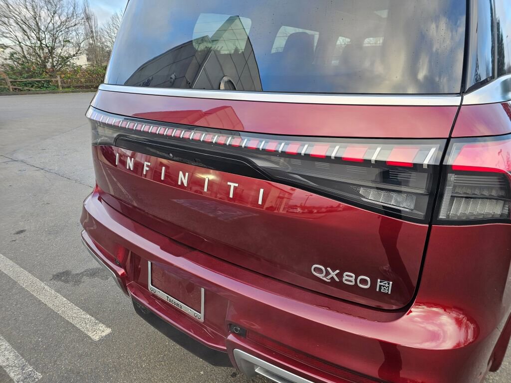 Used 2025 INFINITI QX80 Luxe AWD/4WD image 18