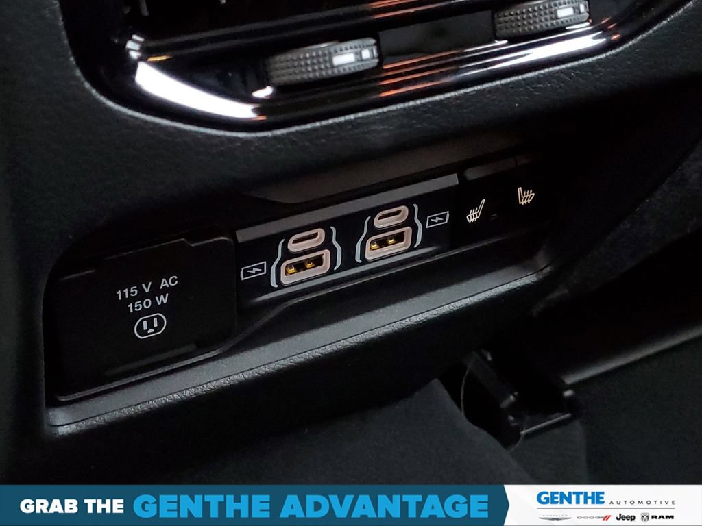 Certified 2024 Jeep Grand Cherokee Limited AWD/4WD image 29