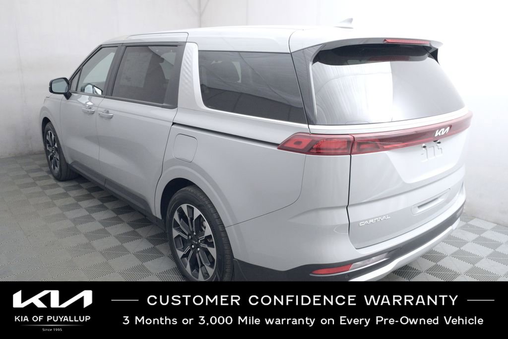 Used 2024 Kia Carnival EX FWD image 7