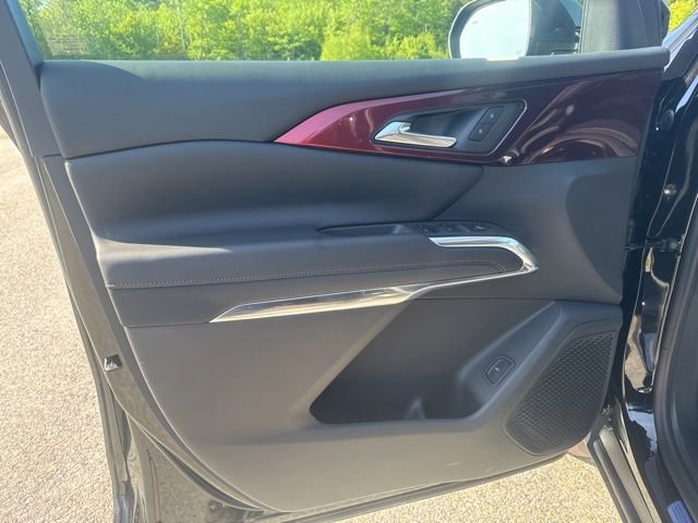 New 2026 Chevrolet Traverse Z71 w/ LPO, Floor Liner Package AWD/4WD image 9