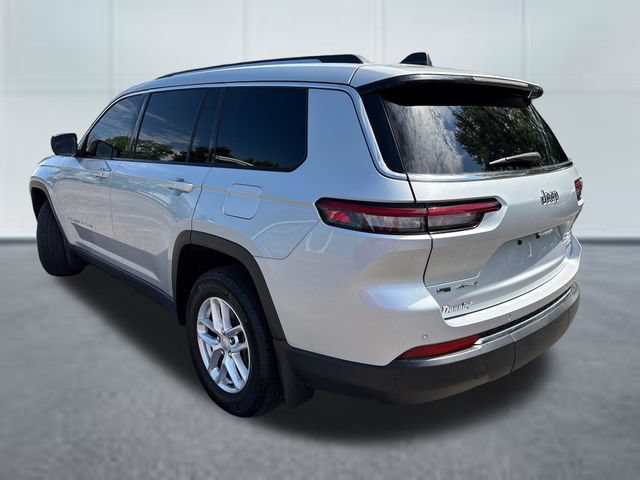 Used 2023 Jeep Grand Cherokee L Laredo w/ Luxury Tech Group I AWD/4WD image 2
