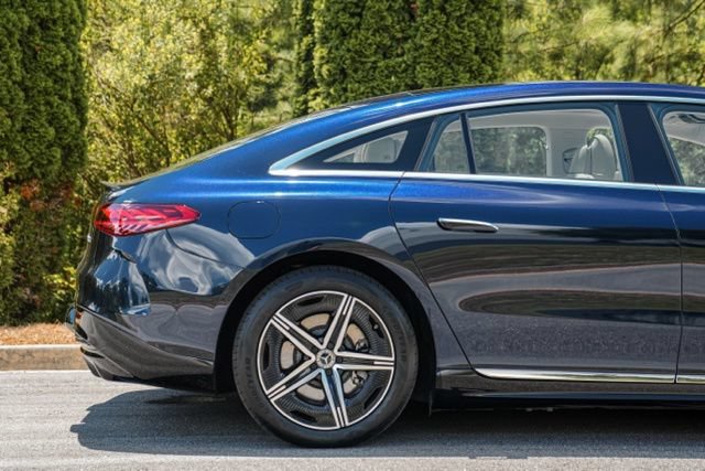 Used 2023 Mercedes-Benz EQS 580 4MATIC Sedan image 13