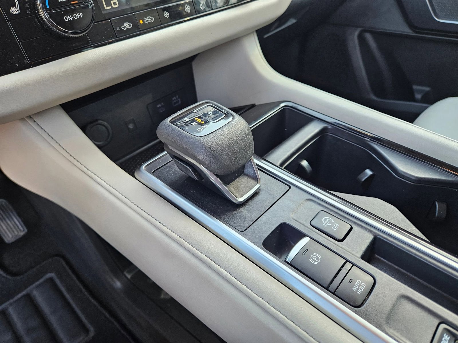Used 2023 Nissan Pathfinder SL FWD image 21
