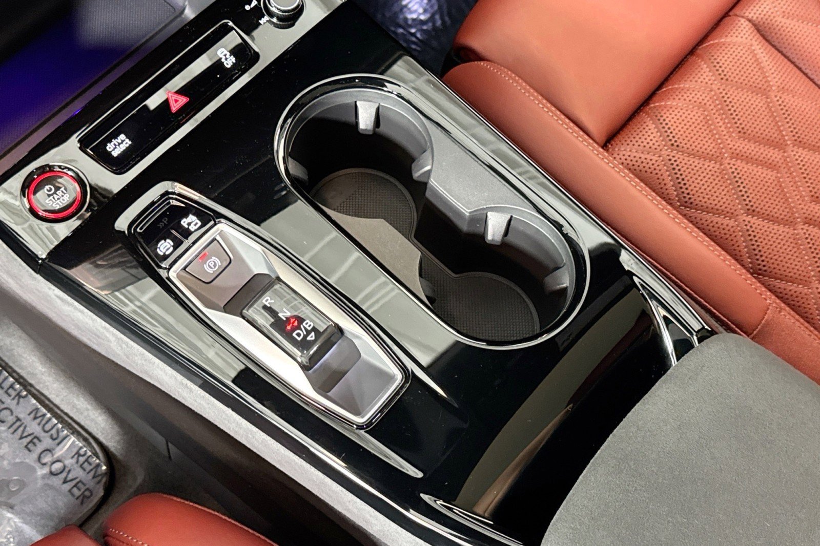 Used 2025 Audi S6 e-tron Prestige w/ 21" Black Optic Package AWD/4WD image 16