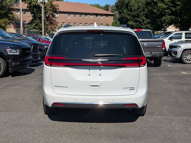 Certified 2022 Chrysler Pacifica Limited AWD/4WD image 4