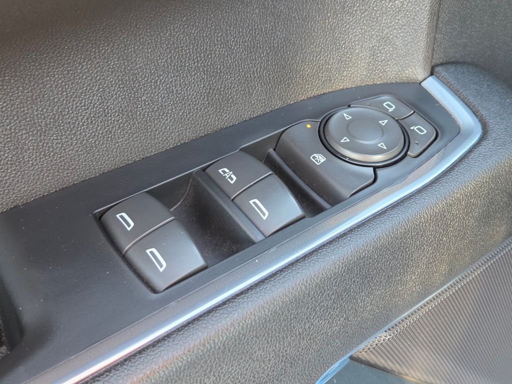 Used 2023 Chevrolet Silverado 1500 LT AWD/4WD image 23