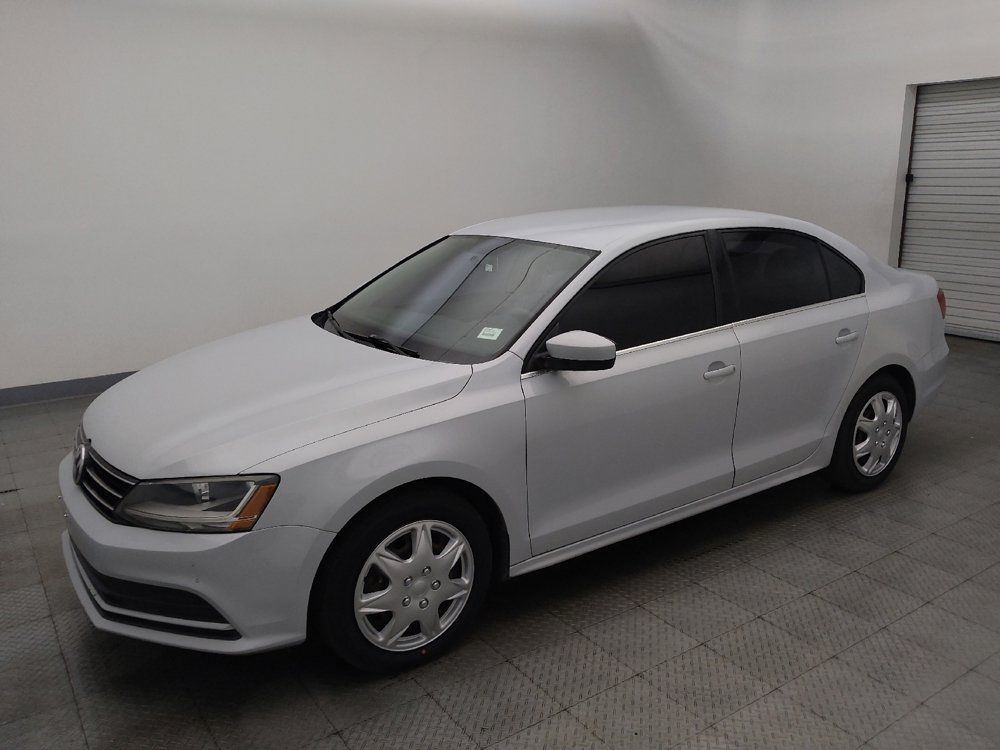 Used 2017 Volkswagen Jetta S image 2