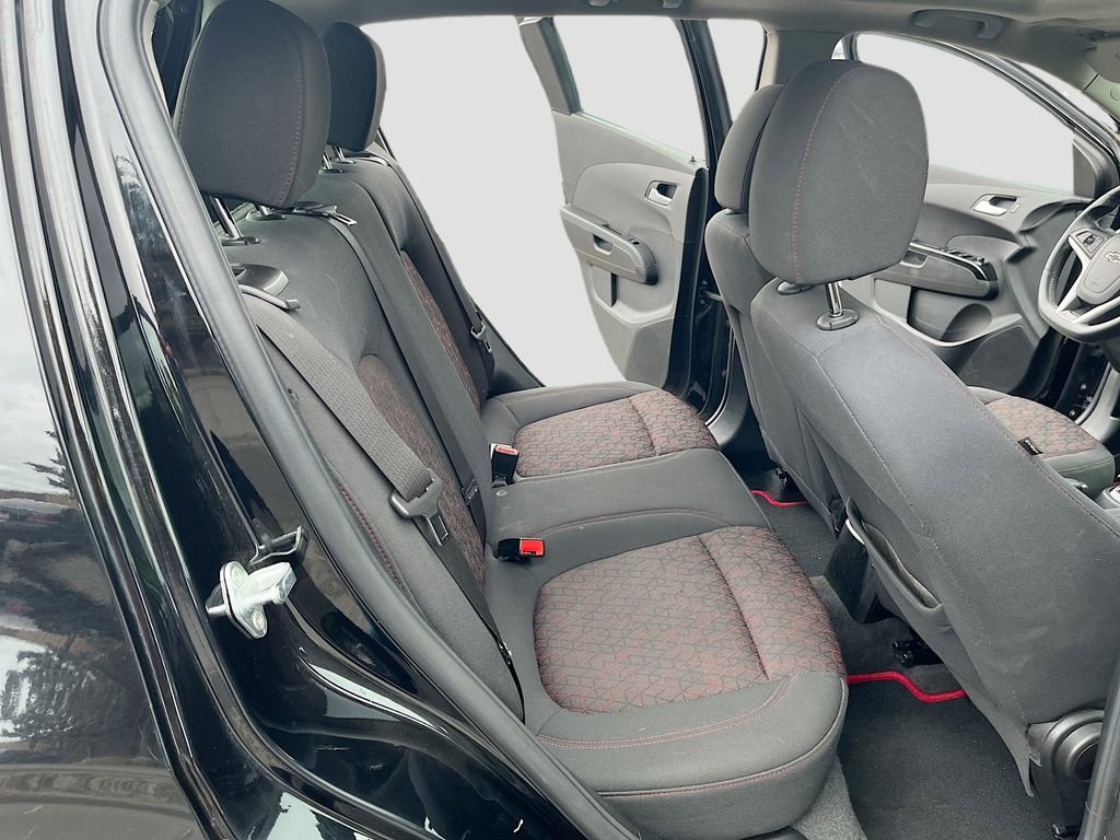 Used 2018 Chevrolet Sonic LT w/ Fun and Sun Package FWD image 26